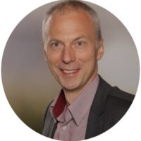 Dr. Tom Maes ist Gastautor, Innovationsberater und Inhaber von Inotage. Nach 26 Jahren in der Produktion und im Produktionsumfeld der Bayer AG, schreibt er hier über operative Exzellenz und Innovation.