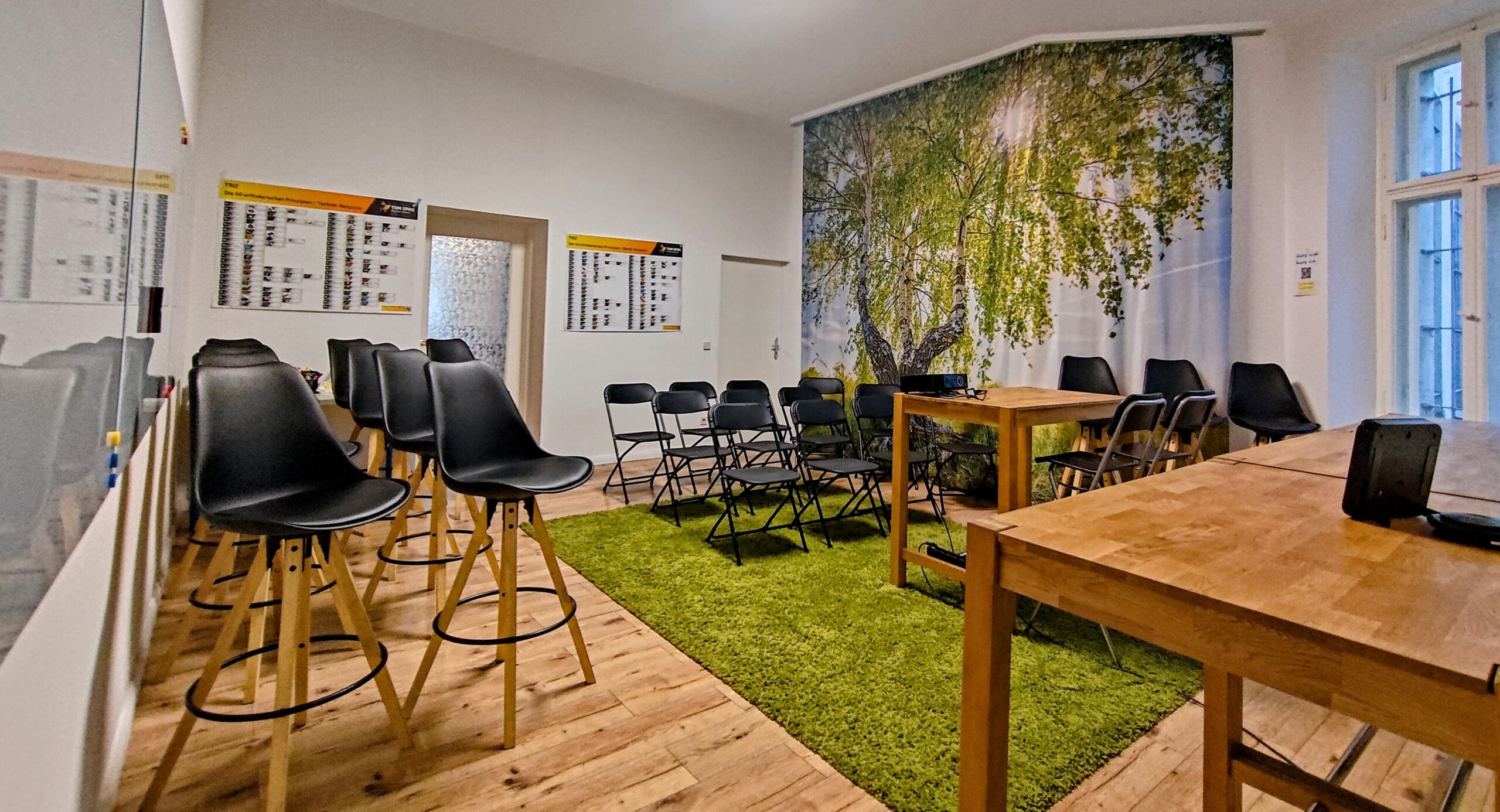 Meetingraum im Prenzlauer Berg an der Schönhauser Allee - 25 Plätze modern und entspannt