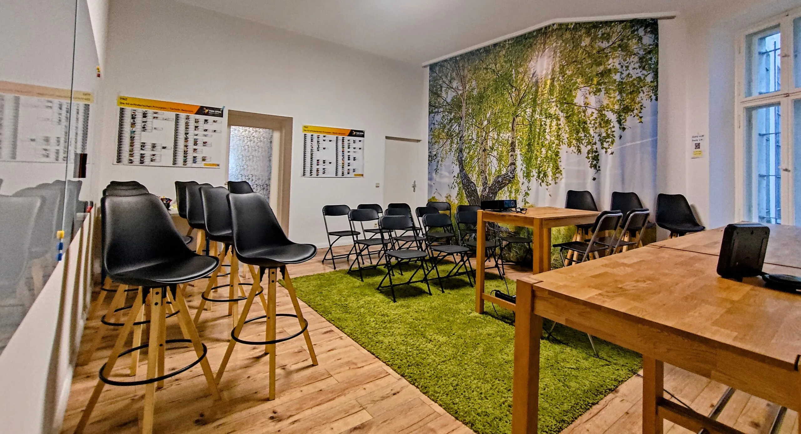 Meetingraum im Prenzlauer Berg an der Schönhauser Allee - 25 Plätze modern und entspannt